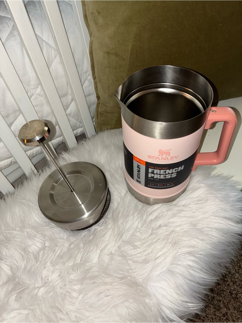 New Stanley The Stay Hot Classic Vacuum-Insulated French Press - 48 oz. - Picture 9 of 13